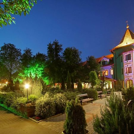 Vinski Dvor Palic Bagian luar foto