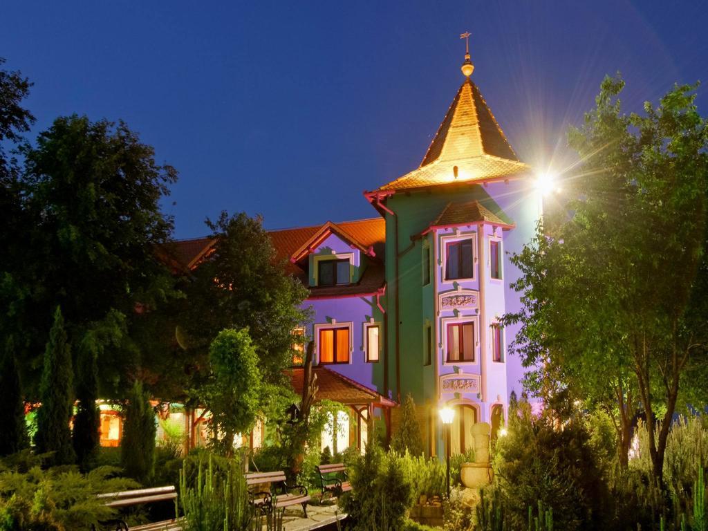 Vinski Dvor Palic Bagian luar foto