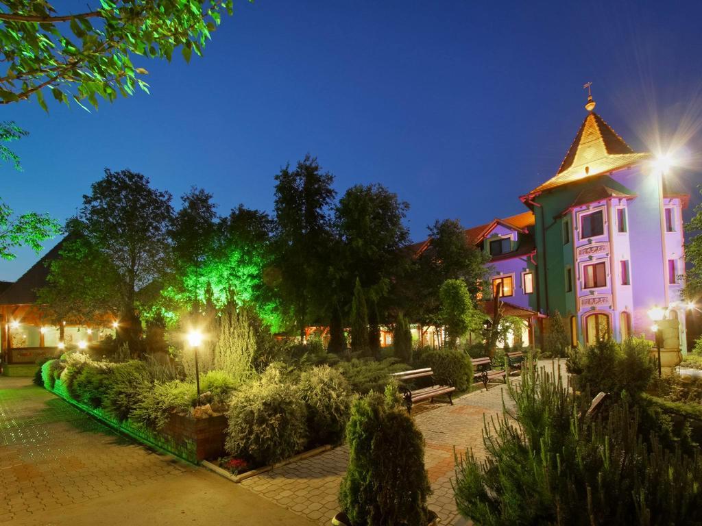 Vinski Dvor Palic Bagian luar foto
