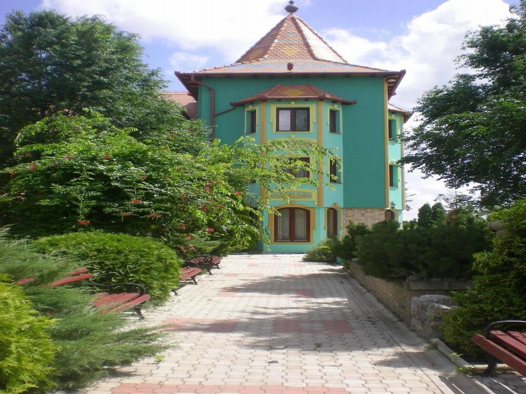 Vinski Dvor Palic Bagian luar foto